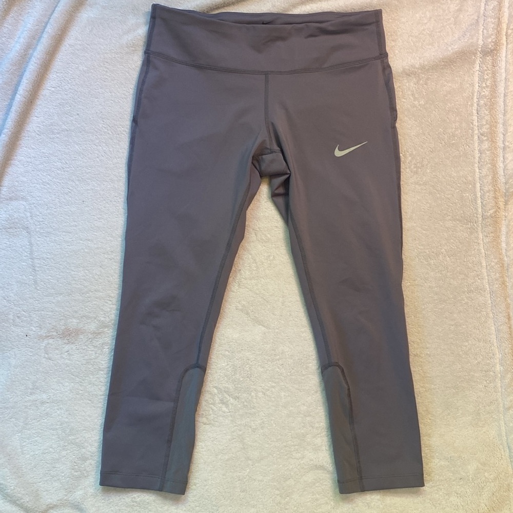 Nike Running gray cropped running tights leggings w/ 2 waistband pockets Sz M